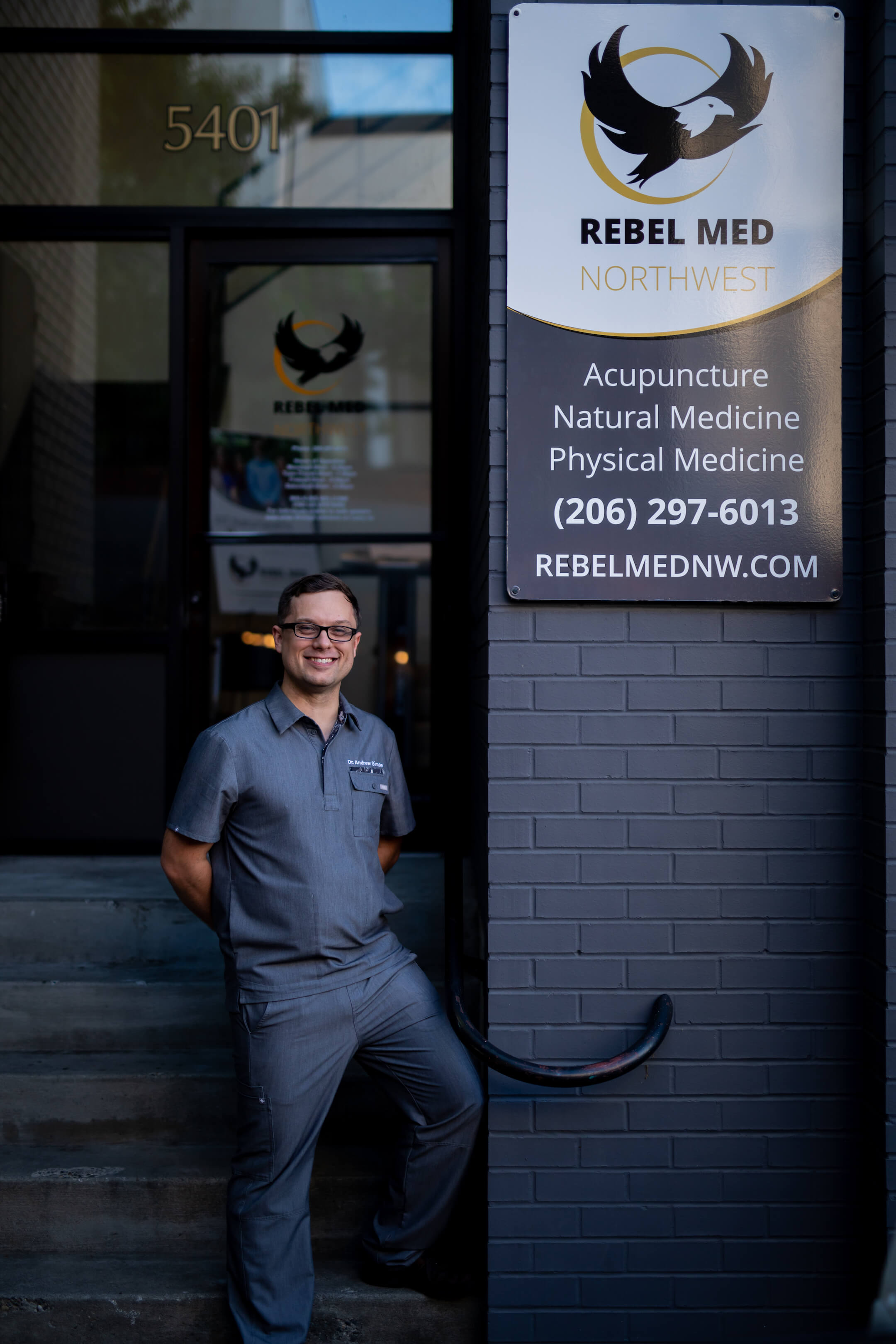 Dr. Andrew Simon Rebel Med NW